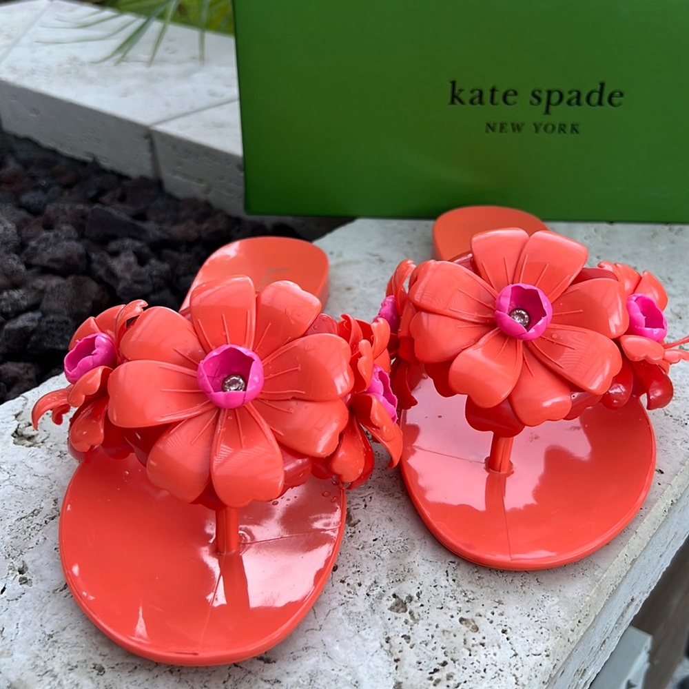 Kate spade jelly flip flops. Size 7 runs like 7,5